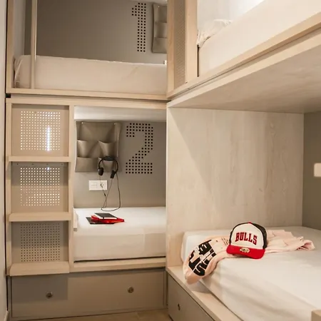 Room00 Salvador بيت شباب