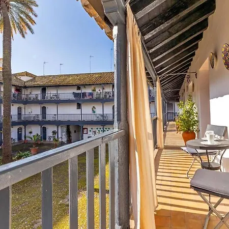 Corral Oasis * Seville