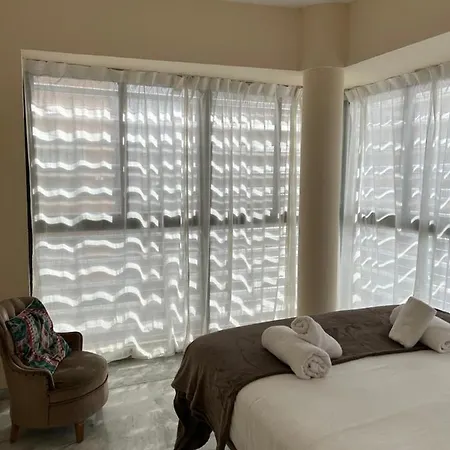 Atico Triana Con Piscina Privada *