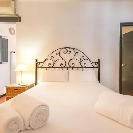 Corral Oasis Apartment Seville