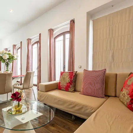 Cozy In With Kitchen * Seville