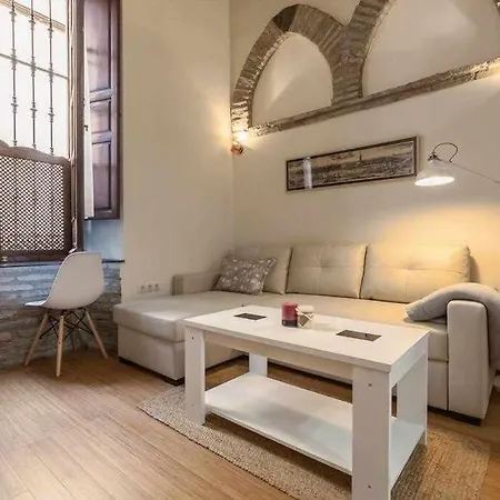 Apartment Monkeys El Arenal Santas Patronas Seville
