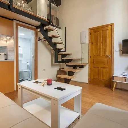 Apartment Monkeys El Arenal Santas Patronas Seville