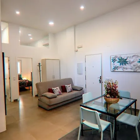 Luminoso Apartamento En El Corazón De Triana *
