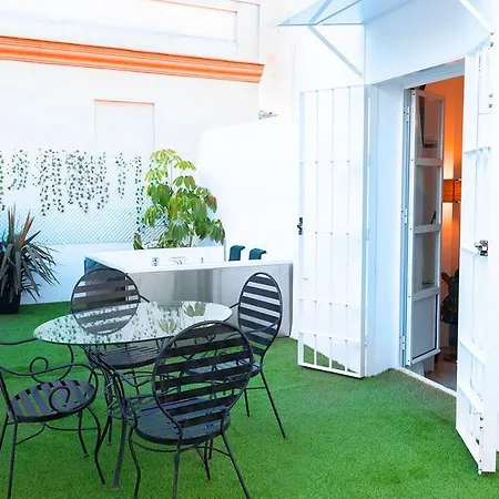 Downtown With Private Terrace & Jacuzzi Apartment *