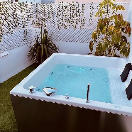Downtown With Private Terrace & Jacuzzi Apartment