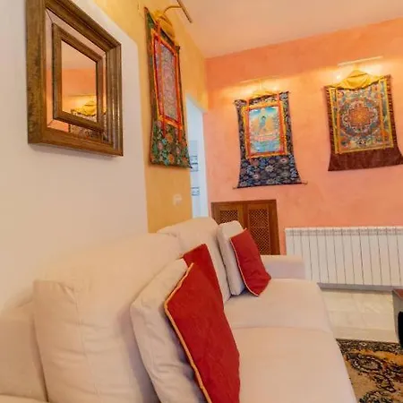 Apartment Rentalsevilla Nepal Seville