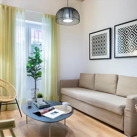 Lola 14 Apartment