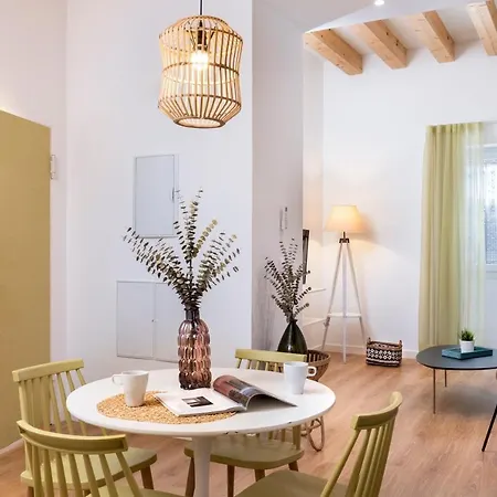 Lola 14 Apartment