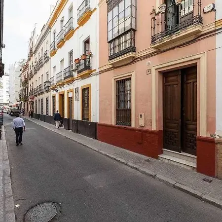 Apartment Monkeys El Arenal Santas Patronas Seville