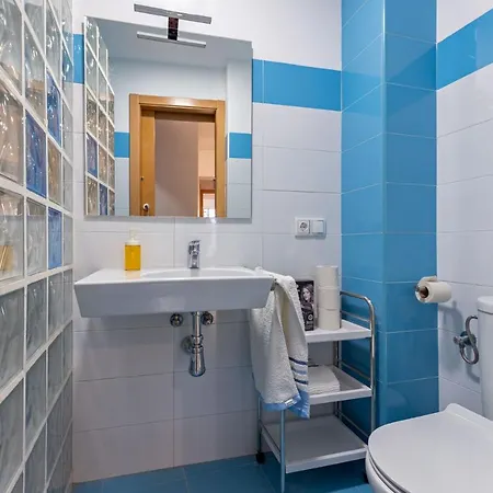 Apartment San Vicente Apartamento, 5 Pax, Centro Historico *