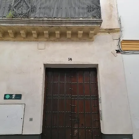Casita Bustos Tavera *
