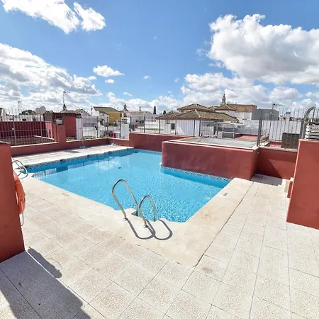 Peace, Pool & Parking At Centre