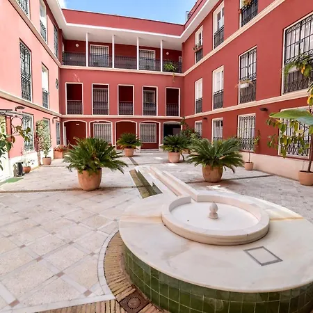 Peace, Pool & Parking At Centre Seville