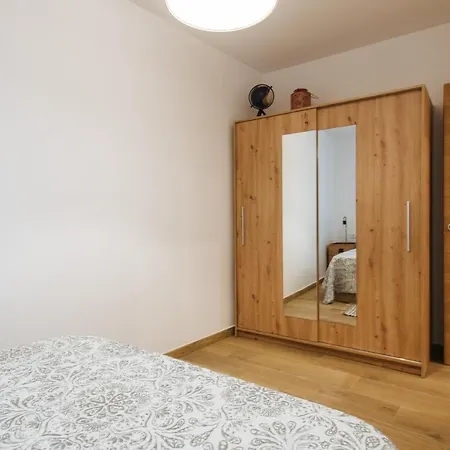 El Del Reloj De Sol Apartment *