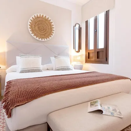Genteel Santas Patronas Apartamento Sevilla