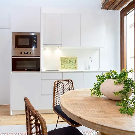 Apartamento Genteel Santas Patronas *