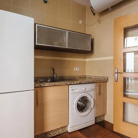 Apartment Homeyseville- Bright At Santa Cruz 6 Pax, Parking Optional *