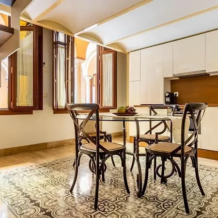 Luxury & Elegant Duplex In Center Seville