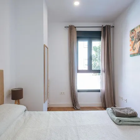 Apartamento Estelar Con Piscina Y Garaje Nervion Apartment *