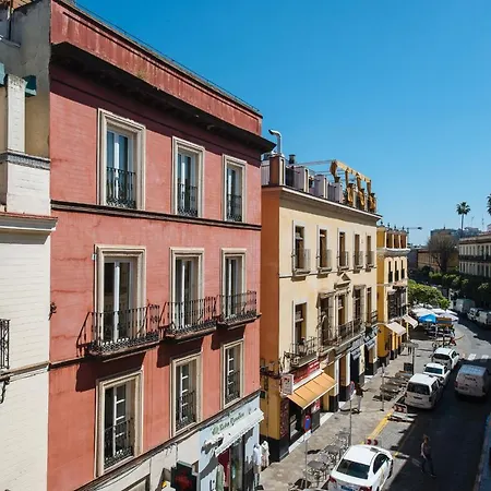 Apartment Homeyseville-lovely Duplex At Santa Cruz 10 Pax, Parking Optional Seville