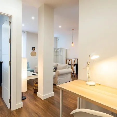 Lj Triana Amplio Nomadas Digital Apartment