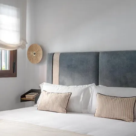Triana Boutique By Hommyhome