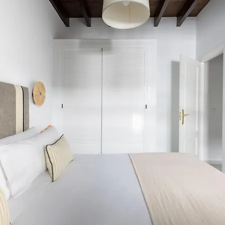 Triana Boutique By Hommyhome Apartment