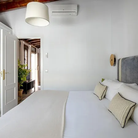 Triana Boutique By Hommyhome *