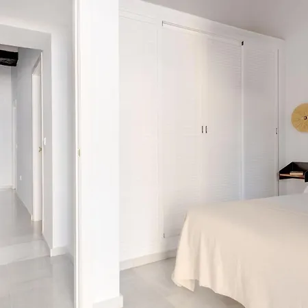 Triana Boutique By Hommyhome Apartment