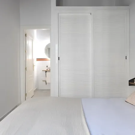 Triana Boutique By Hommyhome Apartment