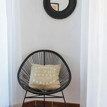 Apartment Homeyseville- Bright At Santa Cruz 6 Pax, Parking Optional