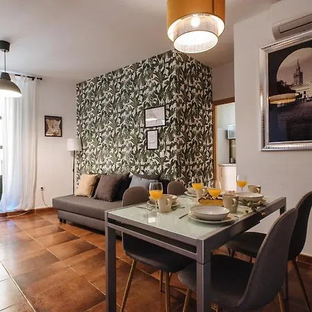 Homeyseville- Bright At Santa Cruz 6 Pax, Parking Optional Apartment