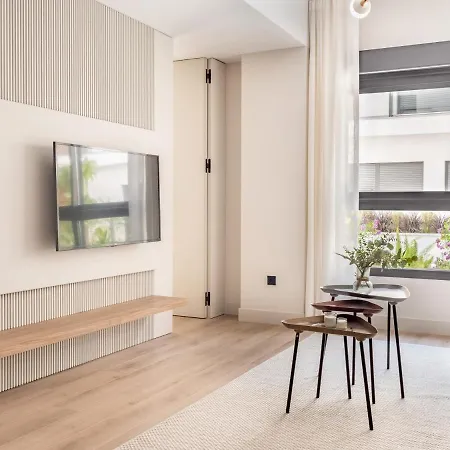 Modern With Swimming Pool- 2bd 2bth- Triana Sevilla