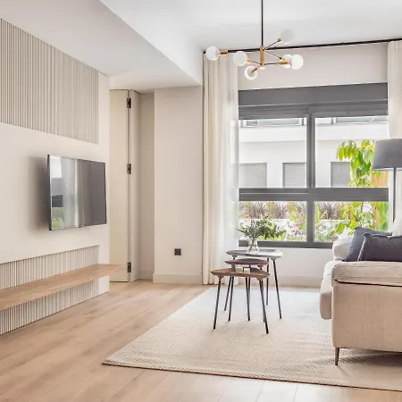 Modern With Swimming Pool- 2bd 2bth- Triana Siviglia