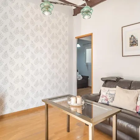 Beautiful And Bright- 1bd 1bth- Center Apartment