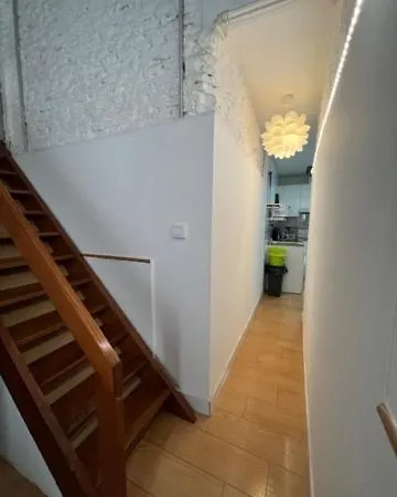 Airbhouse Private & * Севилья
