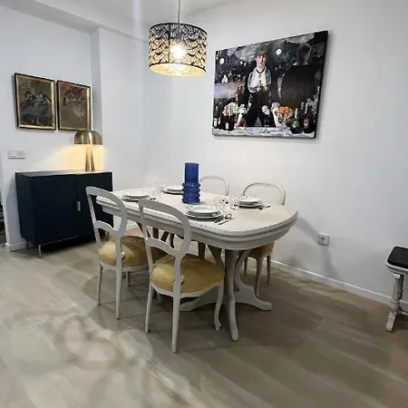 180 Luxury Redes Apartment *