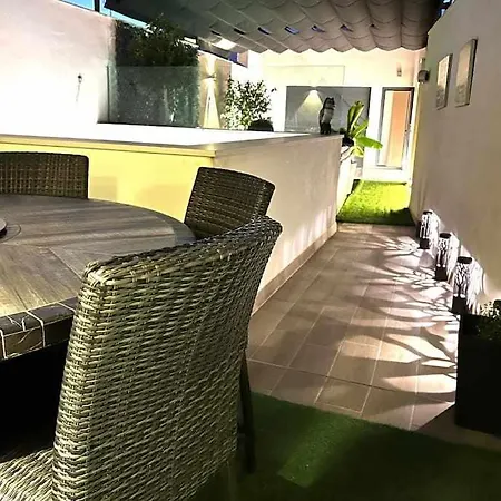 Elegant Duplex 3 Master Bedrooms And Private