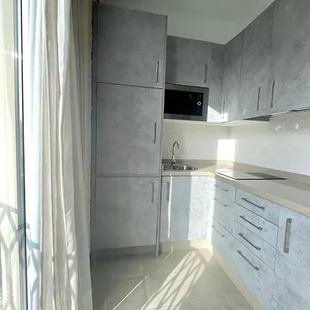 Amanecer En Apartamento *