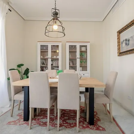 아파트 San Pablo Premium Suites