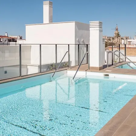 Modern With Swimming Pool- 2bd 2bth- Triana