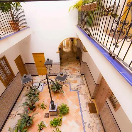 Modern In Centre Apartment *