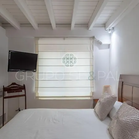Ad10 Full House Near Cathedral By Antonia Diaz Street * Sevilha