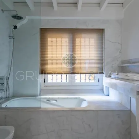 Ad10 Full House Near Cathedral By Antonia Diaz Street * Sevilha