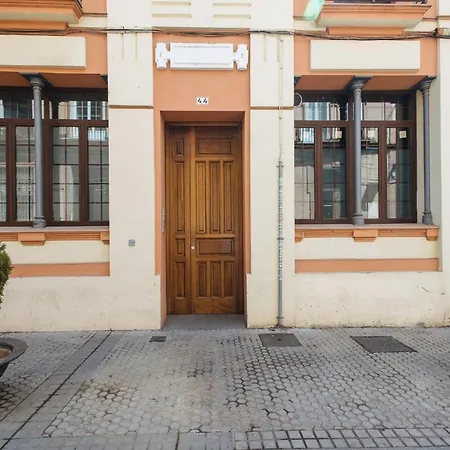 Puerta Real - Free Parking * Seville