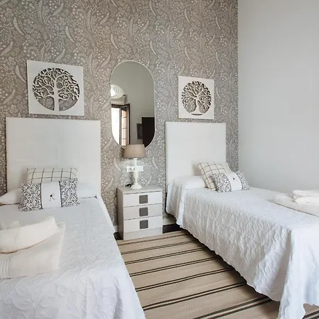 Apartment Puerta Real - Free Parking Seville