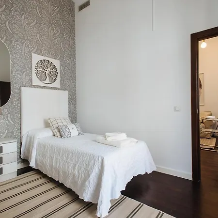 Puerta Real - Free Parking Apartment *
