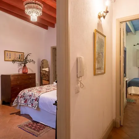 Exclusiva Casa En El Centro Historico De Vakantiehuis Sevilla