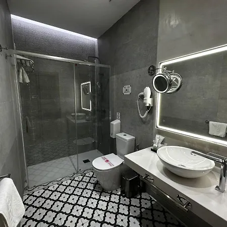 Affittacamere Hemd Puerta Real Boutique *
